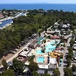 Zecamping 4 Etoiles Anime 500m Parc Aquatique Locatif Tv Clim * Hyères