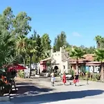 Kemp Zecamping 4 Etoiles Anime 500m Parc Aquatique Locatif Tv Clim Hyères