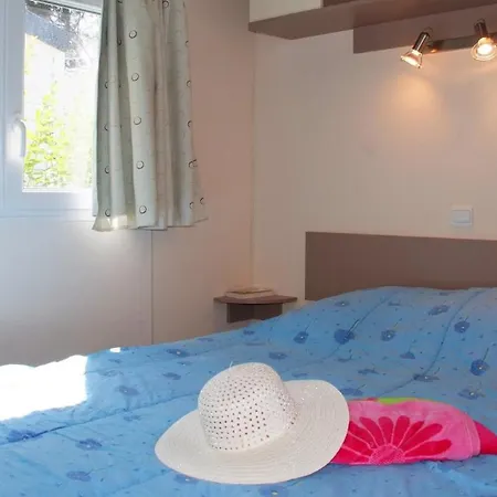 Zecamping 4 Etoiles Anime 500M Plage Parc Aquatique Locatif Tv Clim * הייר