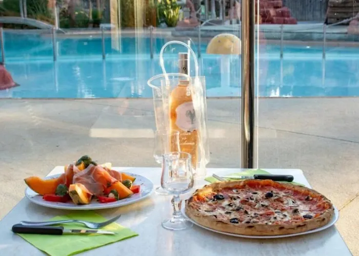 Zecamping 4 Etoiles Anime 500M Plage Parc Aquatique Locatif Tv Clim אתר קמפינג *