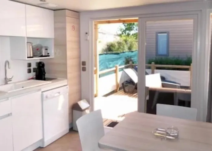 Zecamping 4 Etoiles Anime 500M Plage Parc Aquatique Locatif Tv Clim הייר