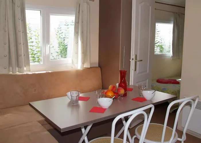 Zecamping 4 Etoiles Anime 500M Plage Parc Aquatique Locatif Tv Clim הייר