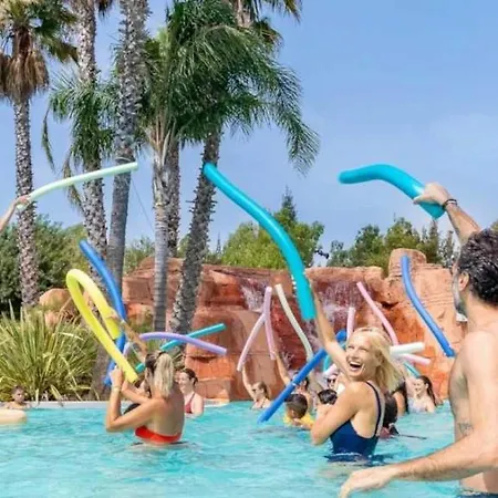 Campingplads Zecamping 4 Etoiles Anime 500m Parc Aquatique Locatif Tv Clim *