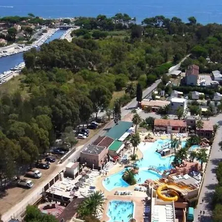 4 Etoiles - Parc Aquatique - Efacfc Parque de Campismo *