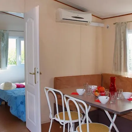 ZEcamping 4 étoiles animé 500m plage parc aquatique locatif TV clim