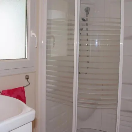 ZEcamping 4 étoiles animé 500m plage parc aquatique locatif TV clim Campeggio Hyères