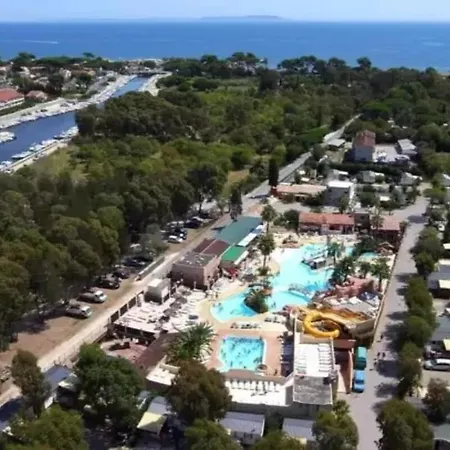 Campsite Zecamping 4 Etoiles Anime 500m Parc Aquatique Locatif Tv Clim Hyeres