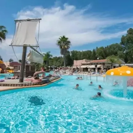 Zecamping 4 Etoiles Anime 500m Parc Aquatique Locatif Tv Clim Campsite
