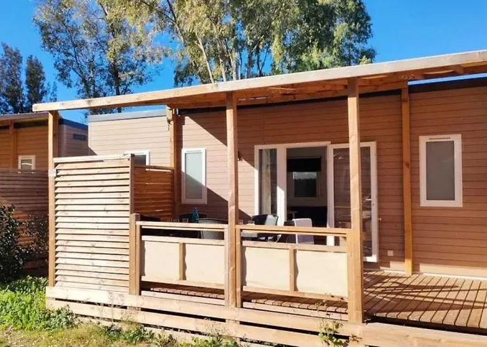 ZEcamping 4 étoiles animé 500m plage parc aquatique locatif TV clim * Hyères