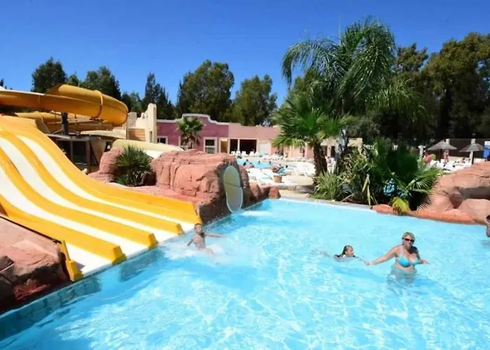 ZEcamping 4 étoiles animé 500m plage parc aquatique locatif TV clim * Hyères