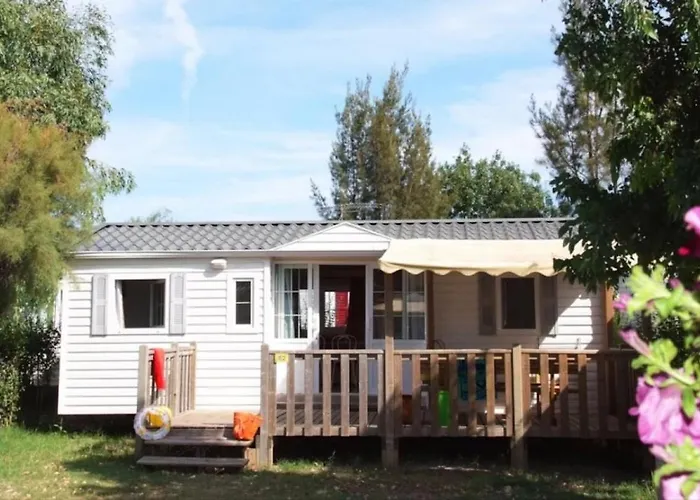 ZEcamping 4 étoiles animé 500m plage parc aquatique locatif TV clim Hyères