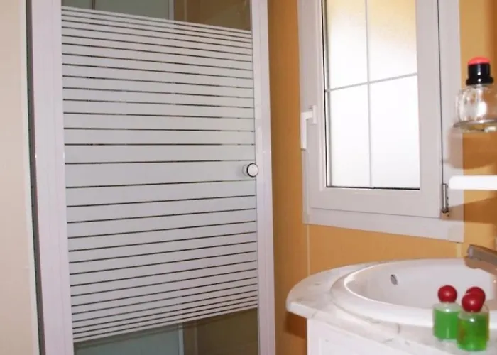 ZEcamping 4 étoiles animé 500m plage parc aquatique locatif TV clim * Hyères