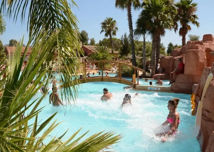 ZEcamping 4 étoiles animé 500m plage parc aquatique locatif TV clim Campeggio Hyères