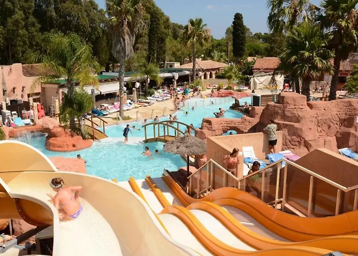 Campeggio ZEcamping 4 étoiles animé 500m plage parc aquatique locatif TV clim Hyères