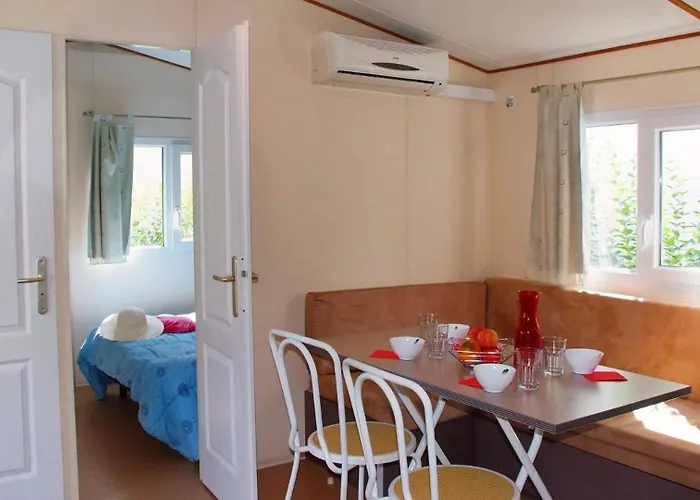 ZEcamping 4 étoiles animé 500m plage parc aquatique locatif TV clim