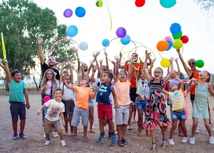 ZEcamping 4 étoiles animé 500m plage parc aquatique locatif TV clim Campeggio Hyères